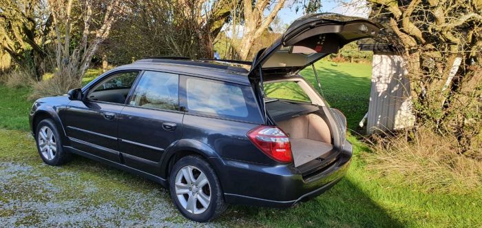 Subaru Outback 2.5 SE Outback 5dr Auto 2 owners Jan 2023 Mot Four Wheel Drive Petrol Metallic Grey