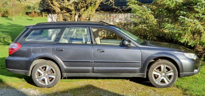 Subaru Outback 2.5 SE Outback 5dr Auto 2 owners Jan 2023 Mot Four Wheel Drive Petrol Metallic Grey