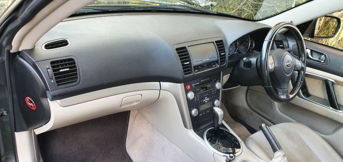 Subaru Outback 2.5 SE Outback 5dr Auto 2 owners Jan 2023 Mot Four Wheel Drive Petrol Metallic Grey