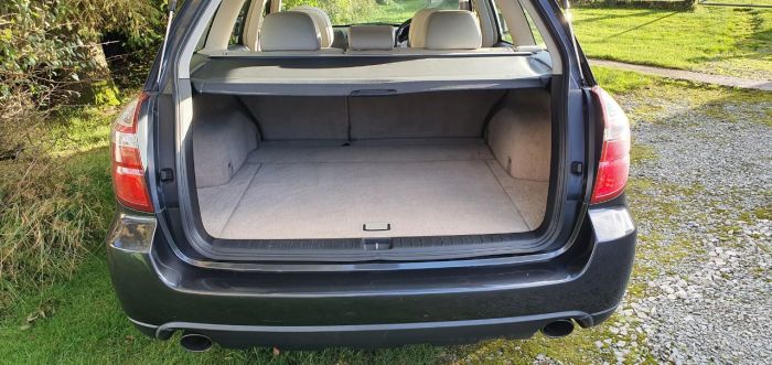 Subaru Outback 2.5 SE Outback 5dr Auto 2 owners Jan 2023 Mot Four Wheel Drive Petrol Metallic Grey