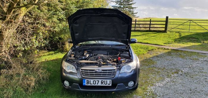 Subaru Outback 2.5 SE Outback 5dr Auto 2 owners Jan 2023 Mot Four Wheel Drive Petrol Metallic Grey