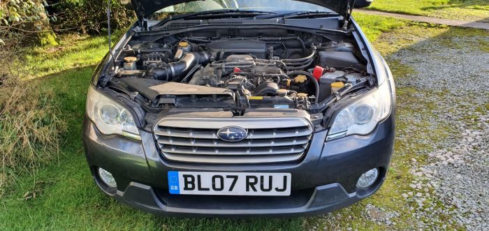 Subaru Outback 2.5 SE Outback 5dr Auto 2 owners Jan 2023 Mot Four Wheel Drive Petrol Metallic Grey